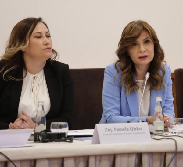 Kryetarja e Kolegjit të Posaçëm të Apelimit, znj. Albana Shtylla gjatë fjalës së saj të mbajtur në tryezën “5 vjet nga Reforma në Drejtësi; Konsolidimi i sistemit përmes Strategjisë së re Ndërsektoriale të Drejtësisë 2021 – 2025” – 23 korrik 2021