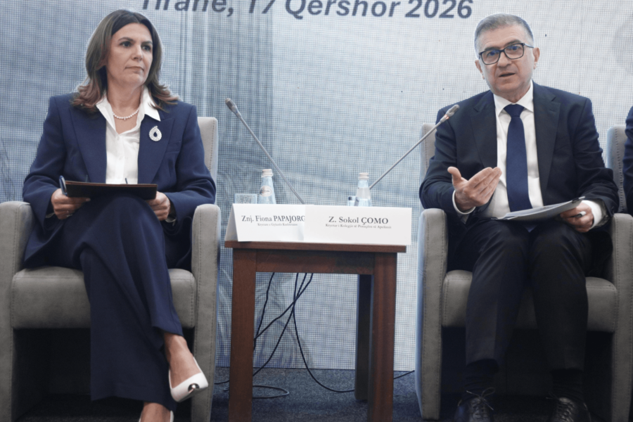 Kryetari i Kolegjit të Posaçëm të Apelimit z. Sokol Çomo dhe Kryetarja e Gjykatës Kushtetuese znj. Fiona Papajorgji në ceremoninë përmbyllëse të procesit të rivlerësimit kalimtar të gjyqtarëve dhe prokurorëve në Republikën e Shqipërisë - 17 qershor 2026